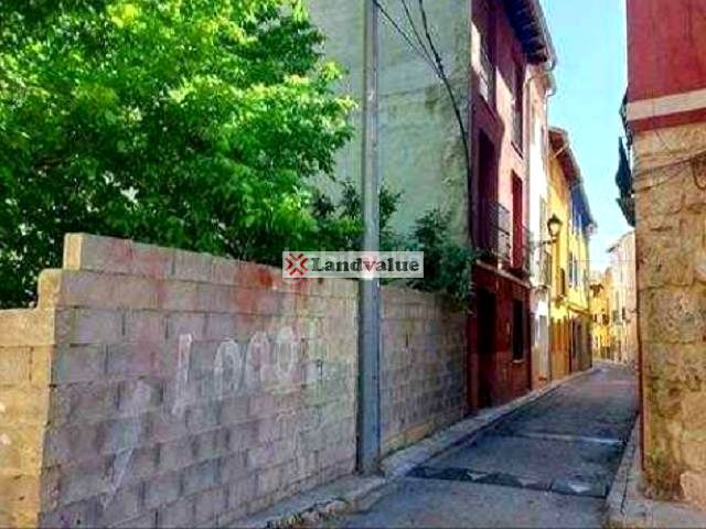 Foto b8253aec-df02-4f40-81c3-d0888ebb98c9. Terreno residencial en calle del picadero 1 en Xàtiva