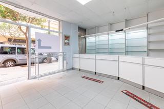 Lloguer Local Comercial a Calle dr zamenhoff 3. Magnífico local en alquiler a unos metros de la gran vía fdo el