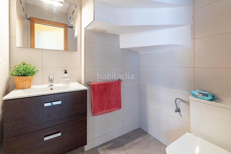 Foto 6a692d4d-6b82-438e-bd81-ca70b6487ba7. Casa adossada amb calefacció aparcament piscina a Paterna