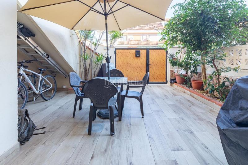 Foto da102d0a-d455-410c-a55e-015f0de416e8. Casa adossada amb calefacció aparcament piscina a Paterna