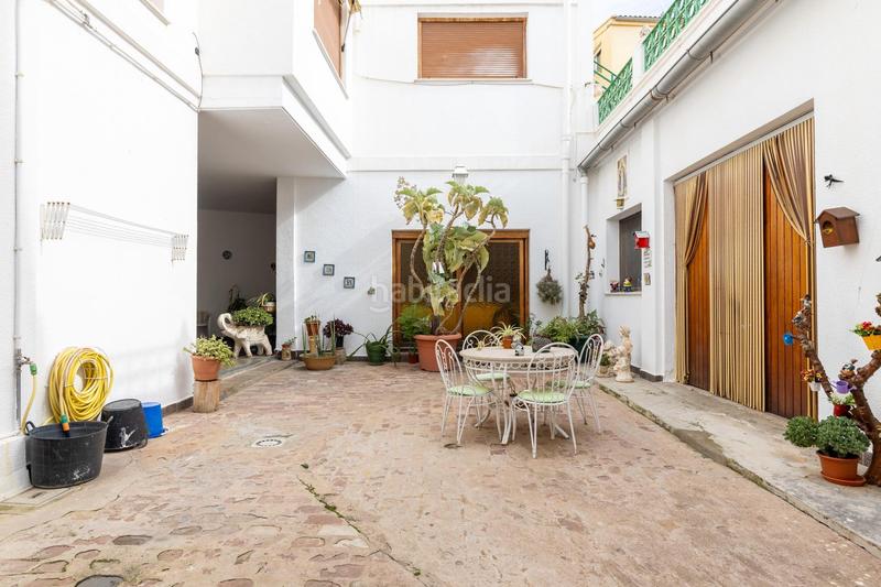 Foto e6b35b5a-36cd-4c65-a46d-0c042111deee. Casa exclusiva vivienda con majestuoso patio en Centro Bétera