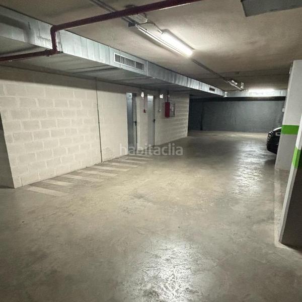 Foto 2e28b75c-833a-4de8-8612-c44526c8c37e. Autoparkplatz in Torrefiel Valencia