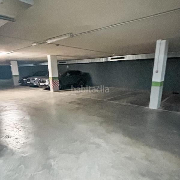 Foto c2f610df-35a7-44d2-bdec-a94ba2286c2a. Autoparkplatz in Torrefiel Valencia