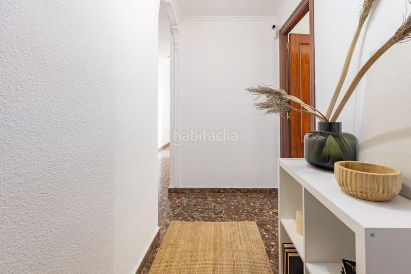 Foto f963703a-059e-4a7a-9af2-8a74933398d7. Piso pisazo en perfecto estado en La Raïosa Valencia