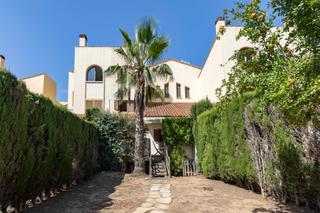 Lloguer Casa adossada a Los Pinares-La Masia. Alquiler chalet adosado mas camarena