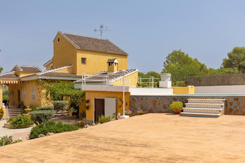 Foto 1b9c08de-f63f-477b-a235-2511e13d945a. Chalet  con mucho encanto en villamarxant en Vilamarxant
