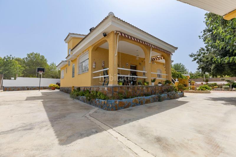 Foto 636c6019-79bd-4485-9a0a-eb124db5f131. Chalet  con mucho encanto en villamarxant en Vilamarxant