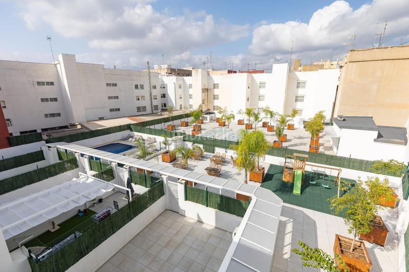 Foto 2b6807a9-4713-48f8-8ef9-2434c8f2d2e0. Àtic amb piscina a El Mercado Manises