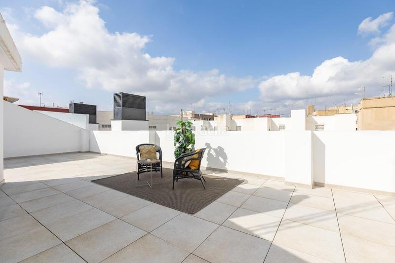 Foto 5f7565dd-9514-4527-b5d7-bd3224263917. Àtic amb piscina a El Mercado Manises