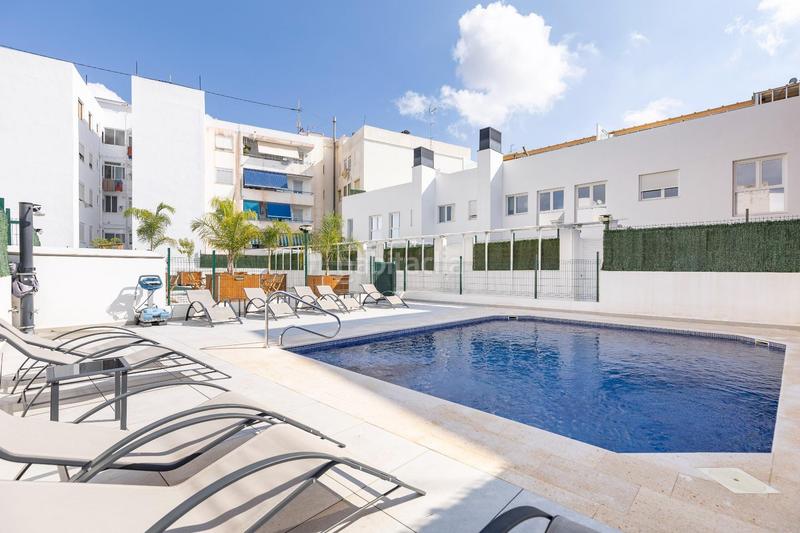 Foto 9b9fe3e4-f459-40e3-9bdf-89974b921fd1. Àtic amb piscina a El Mercado Manises