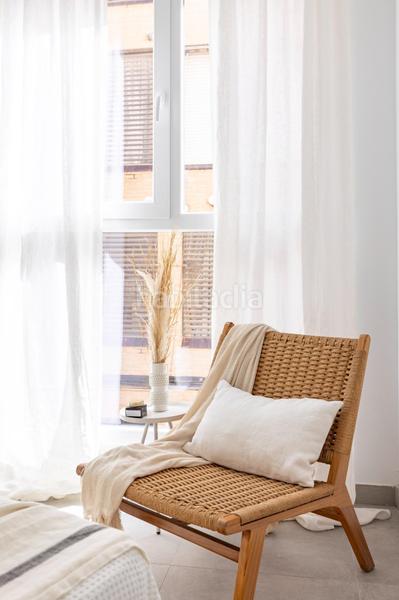 Foto f1e858f0-58b8-4e52-bd84-153e4d8782e5. Appartamento con piscina in El Mercado Manises