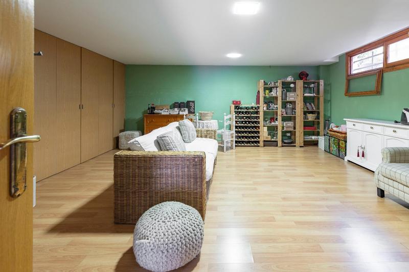 Foto e198d42c-6a08-438a-afd5-1a88c33b27cb. Chalet with heating parking pool in Mas Camarena Bétera