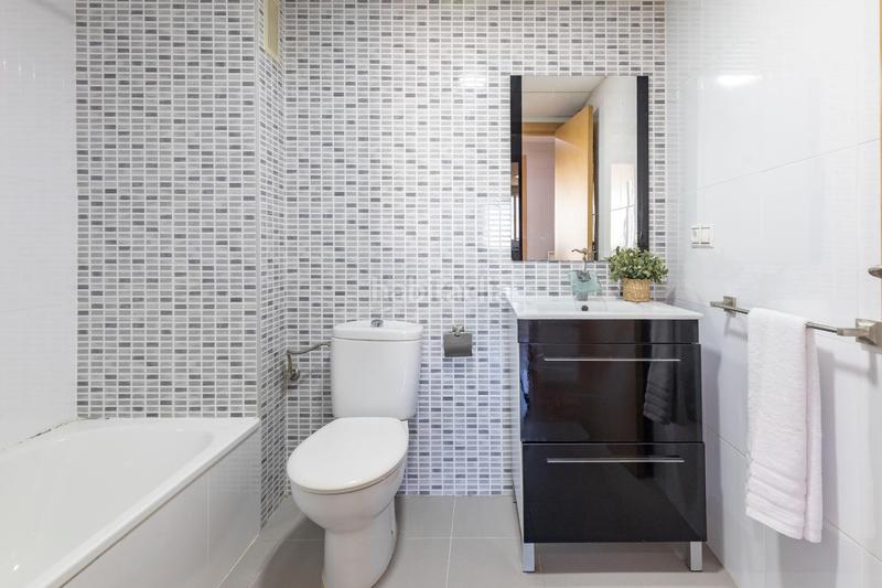 Foto c0e1359a-5bc6-4f74-873d-b43ad4eac00e. Pis amb calefacció aparcament a Plaza Xúquer Paiporta