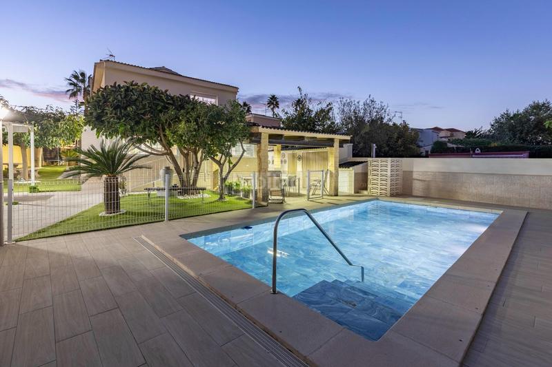 Foto 3ba045d1-26f7-4a79-b7fa-2f55c52dde39. Xalet amb calefacció piscina a Montesol Eliana (l´)