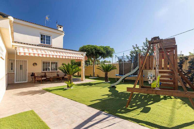 Foto 5a9912dd-20f1-4fa9-a253-599fbf226ab1. Xalet amb calefacció piscina a Montesol Eliana (l´)