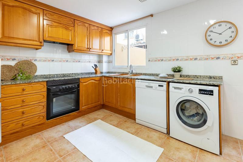 Foto 07592740-05e4-4f46-a7d0-7a38f46348db. Casa adossada amb calefacció aparcament a San Antonio de Benagéber