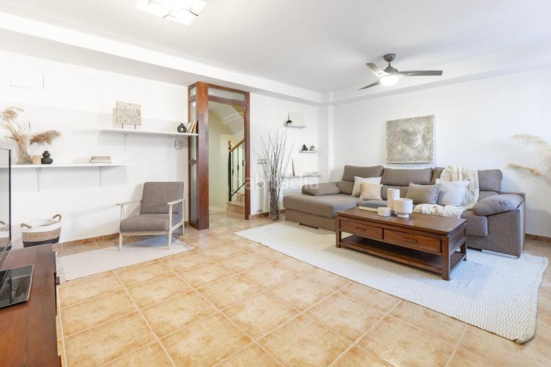 Foto 345d3629-4e5a-4d1b-846d-6000a331561b. Casa adossada amb calefacció aparcament a San Antonio de Benagéber