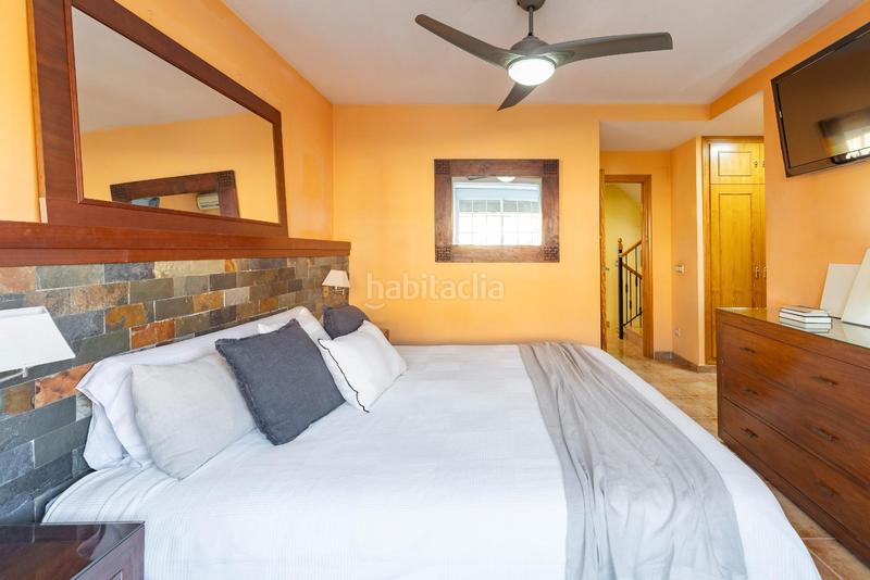 Foto 63c39211-8c06-4337-8273-c48b5cc6ff82. Casa adossada amb calefacció aparcament a San Antonio de Benagéber