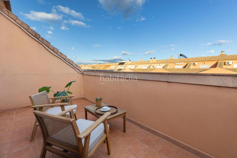 Foto 75e14c24-b2b1-4768-bed6-8613b21db5b9. Casa adossada amb calefacció aparcament a San Antonio de Benagéber