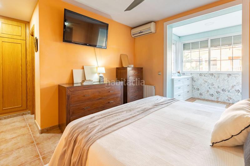 Foto 8b22b776-a1da-49b5-8323-213d583d3ea3. Casa adossada amb calefacció aparcament a San Antonio de Benagéber