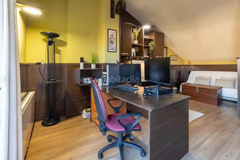 Foto 954780ce-d6d7-4f7d-8d39-13bbe26630a3. Casa adossada amb calefacció aparcament a San Antonio de Benagéber