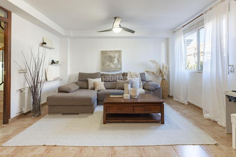 Foto 9f609af4-432d-4a8c-8794-4b3c91748f3e. Casa adossada amb calefacció aparcament a San Antonio de Benagéber