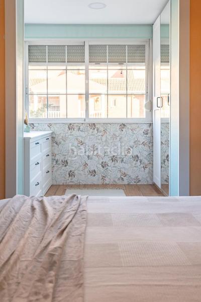 Foto b3a25f24-0eed-4605-8c15-408a7c7fbfa3. Casa adossada amb calefacció aparcament a San Antonio de Benagéber