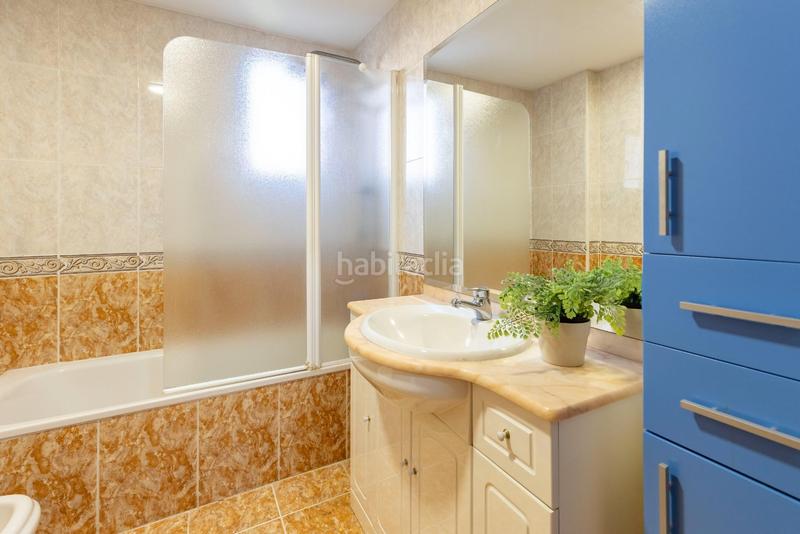 Foto c637adc3-bc24-4b7b-be41-525ecfa30f8d. Casa adossada amb calefacció aparcament a San Antonio de Benagéber