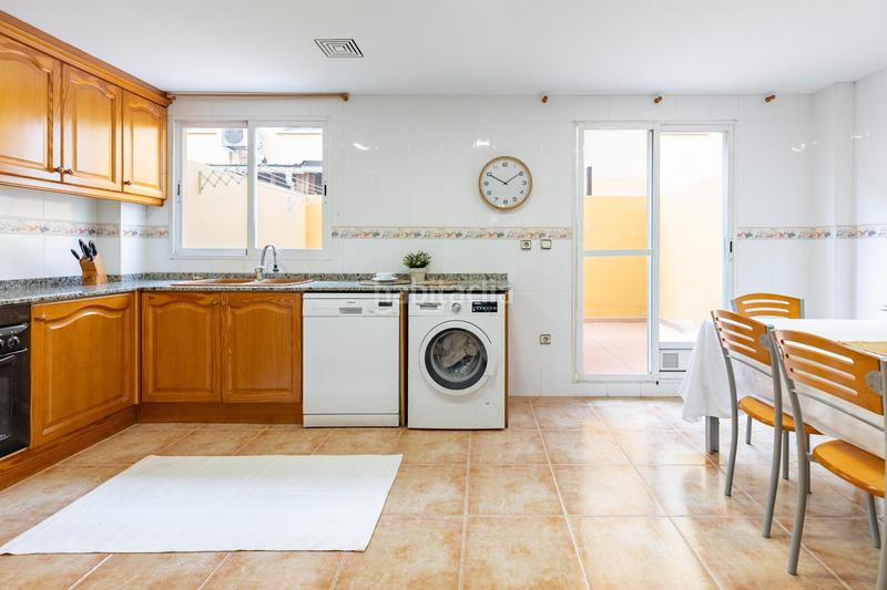 Foto c6ac386a-bb0c-4b68-b32e-9f38d907cb5d. Casa adossada amb calefacció aparcament a San Antonio de Benagéber