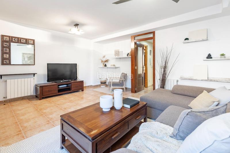 Foto cbd59db7-b65c-4fa3-a536-3d6904b7bf0c. Casa adossada amb calefacció aparcament a San Antonio de Benagéber