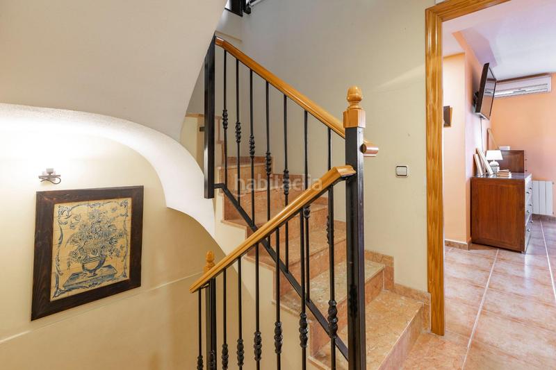 Foto f06965fe-07d7-43b4-b025-ff049a201938. Casa adossada amb calefacció aparcament a San Antonio de Benagéber