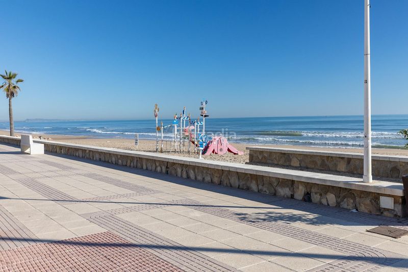 Foto b7a4a888-f552-4458-821c-78e6ade28d34. Àtic amb aparcament piscina a Piles