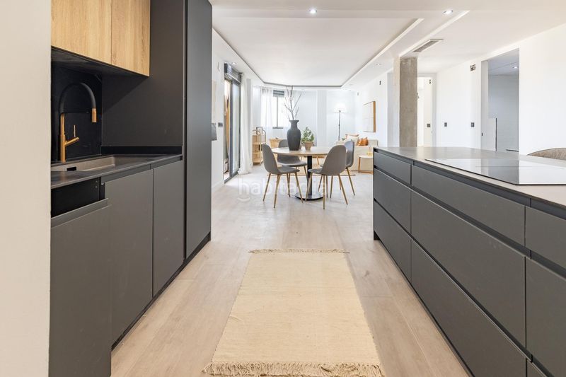 Foto 063e329e-2e2c-4581-9c87-d82530f70288. Piso amplio y moderno piso reformado junto al polideportivo en Sedaví