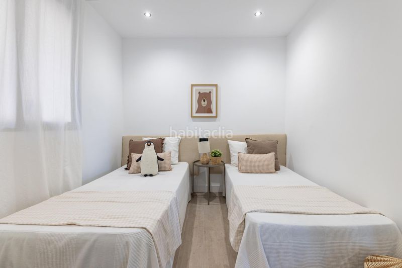 Foto 0cc7d381-7b21-48c7-934d-fda5694b9a2d. Piso amplio y moderno piso reformado junto al polideportivo en Sedaví