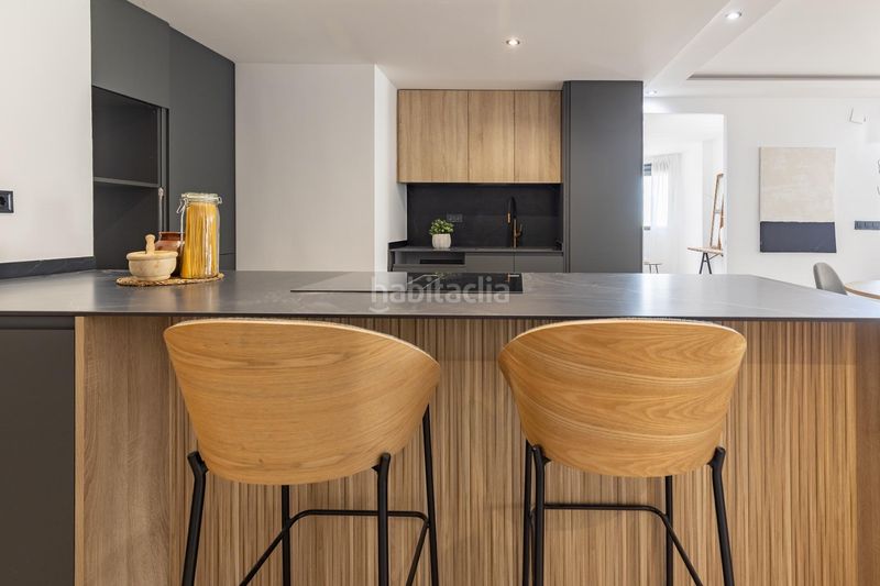 Foto 1c8297ef-6e7e-4bc1-8d2d-5300c9d3fc13. Piso amplio y moderno piso reformado junto al polideportivo en Sedaví