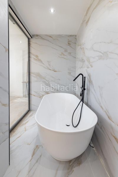 Foto 3b36a2e8-2eb1-4610-b33d-ed087710c421. Piso amplio y moderno piso reformado junto al polideportivo en Sedaví