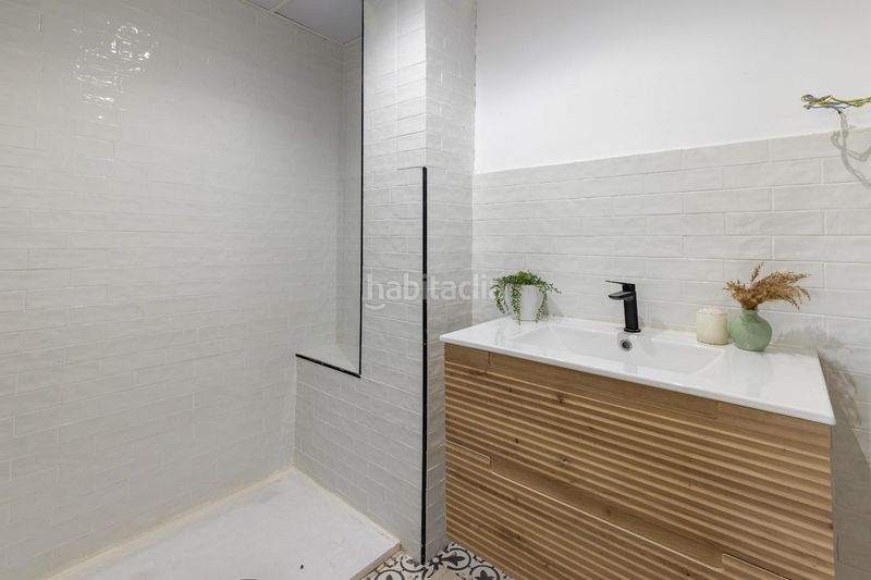 Foto 53da8b5e-1a56-4df2-8c31-5b088f6df872. Piso amplio y moderno piso reformado junto al polideportivo en Sedaví