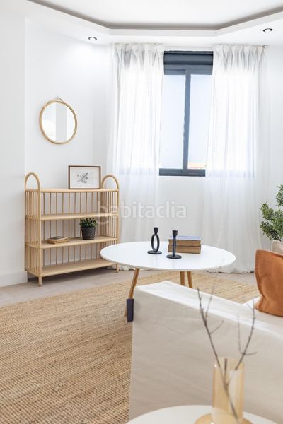 Foto 8061392c-6060-4ebc-99d0-72715c960673. Piso amplio y moderno piso reformado junto al polideportivo en Sedaví