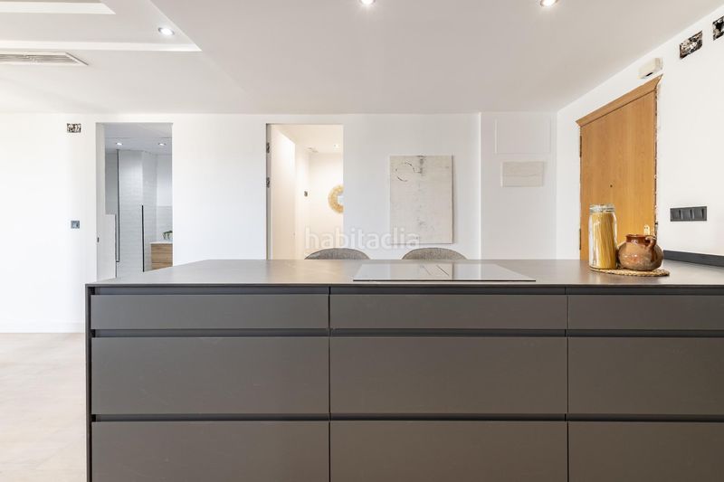 Foto 9d4cbb46-f9cd-47c8-ab70-62a9920787b8. Piso amplio y moderno piso reformado junto al polideportivo en Sedaví