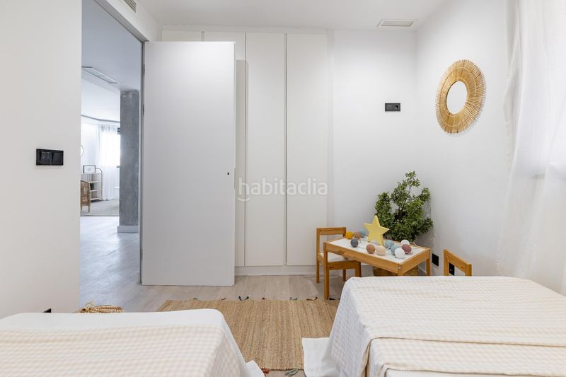 Foto bdf18e08-f45b-454b-89fe-d24653899467. Piso amplio y moderno piso reformado junto al polideportivo en Sedaví