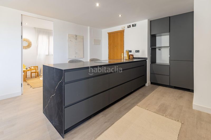 Foto cc9e761d-17b1-4f91-bf4f-18cd15f1d842. Piso amplio y moderno piso reformado junto al polideportivo en Sedaví