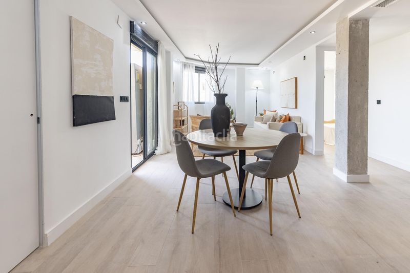 Foto dafcdfe8-abf8-4787-af35-d2a1635ff07a. Piso amplio y moderno piso reformado junto al polideportivo en Sedaví