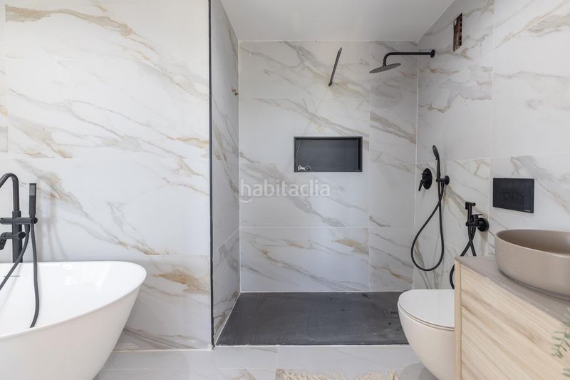 Foto e3f77441-87a8-4b58-8752-7bd57747f4c2. Piso amplio y moderno piso reformado junto al polideportivo en Sedaví