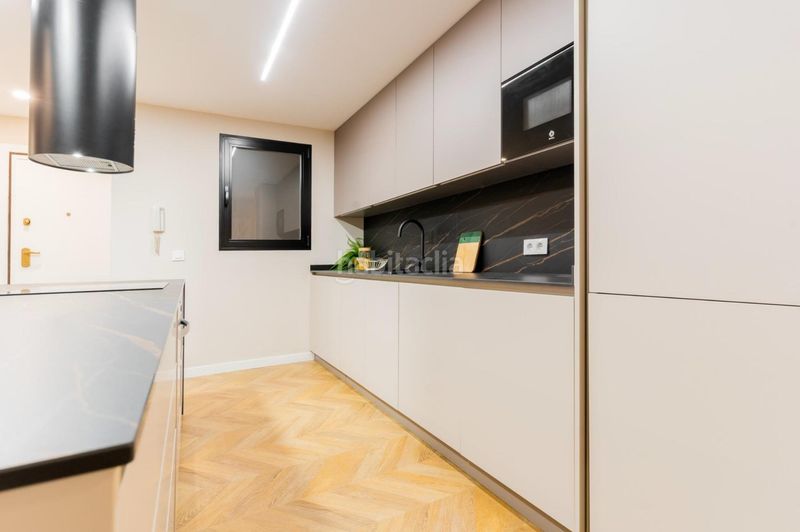 Foto 9aead2ce-80d5-45e9-aa16-742da822a576. Pis a La Petxina Valencia