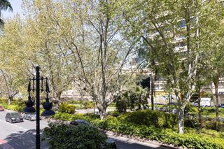 Aparcament cotxe a Gran Vía Gran Vía de Fernando 'El Católico'