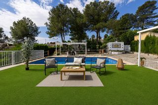 Chalet  Calle barranco de finestretes. Chalet con vistas en plena naturaleza