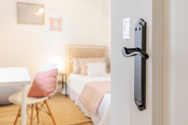 Piso luminoso de 4 habitaciones , con balcón y vistas despejadas en Valencia - Imagen 46