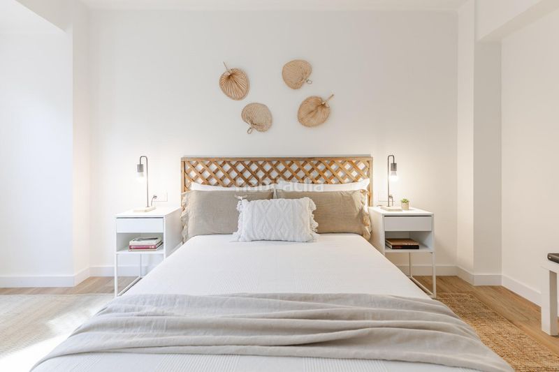 Piso luminoso de 4 habitaciones , con balcón y vistas despejadas en Valencia - Imagen 33