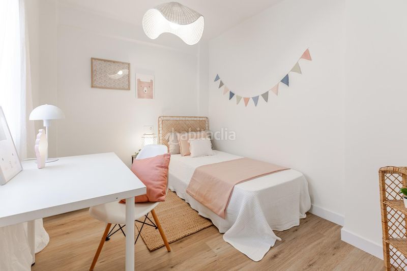 Piso luminoso de 4 habitaciones , con balcón y vistas despejadas en Valencia - Imagen 23