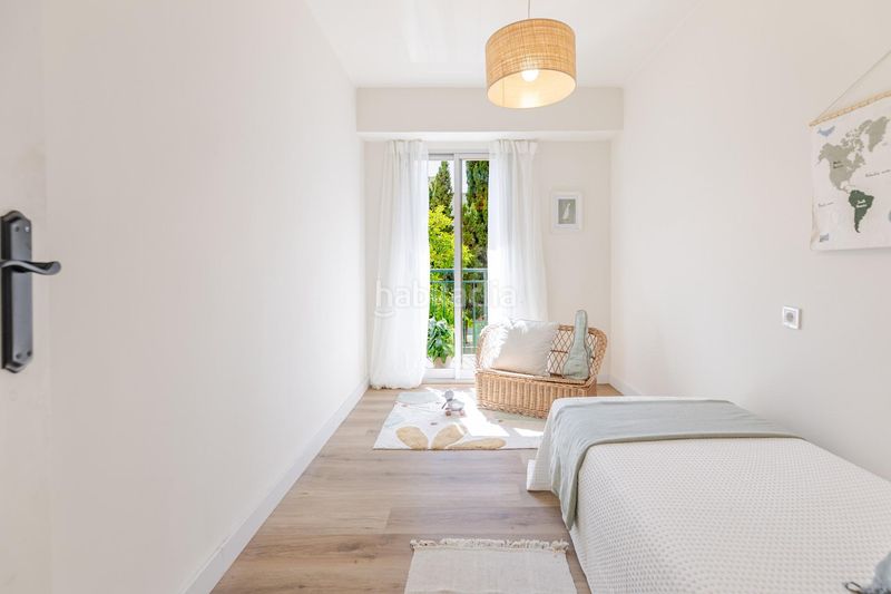 Piso luminoso de 4 habitaciones , con balcón y vistas despejadas en Valencia - Imagen 40